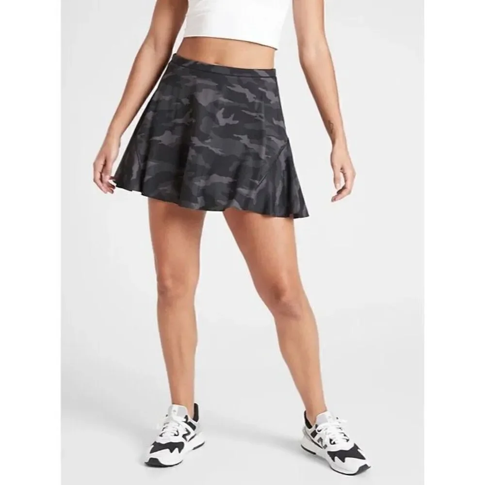 Athleta Match Point Skort Sz L in Black Camo